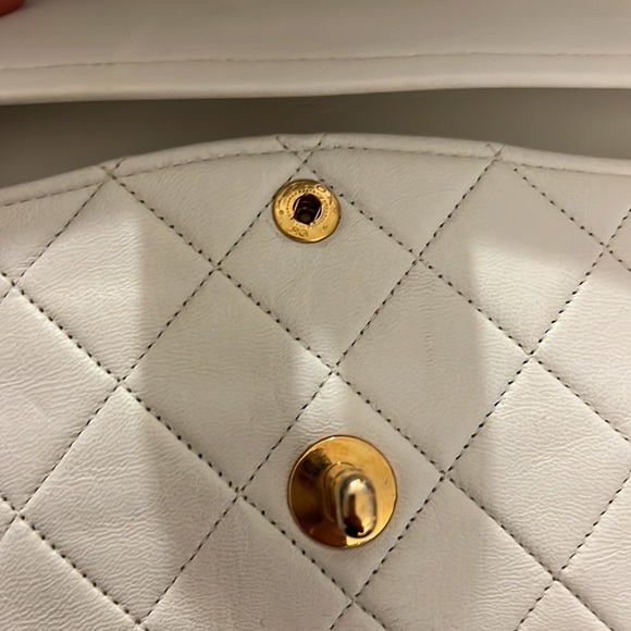 Vintage white Chanel classic flap - Picture 11 of 14